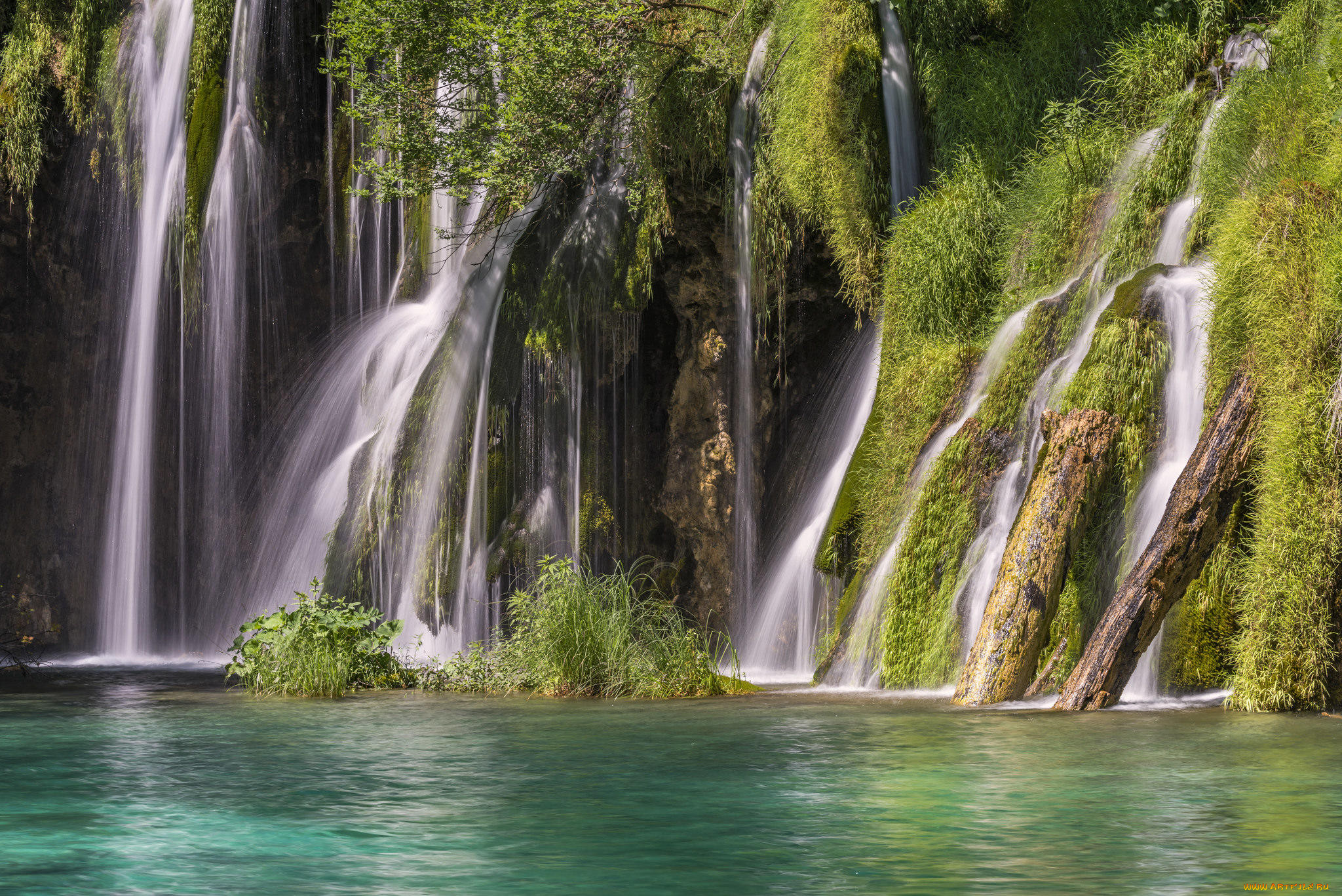 Водопад. Национальный парк Плитвицкие озера водопад. Водопад Саставци Хорватия. Водопады Хорватии Плитвицкие. Водопады Плитвицких озер, Хорватия.